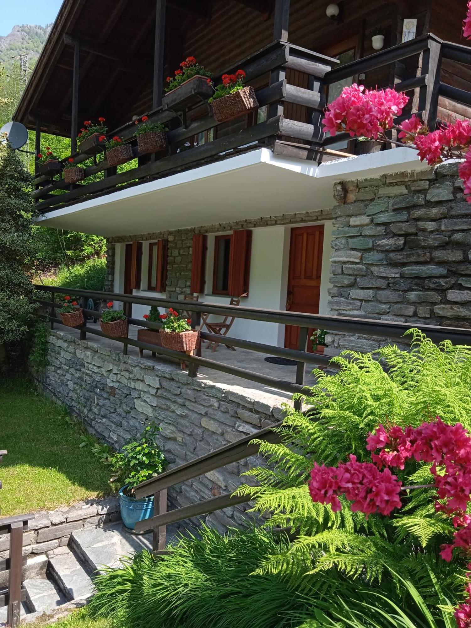 Lo Chalet Bed & Breakfast Pontboset Exterior photo